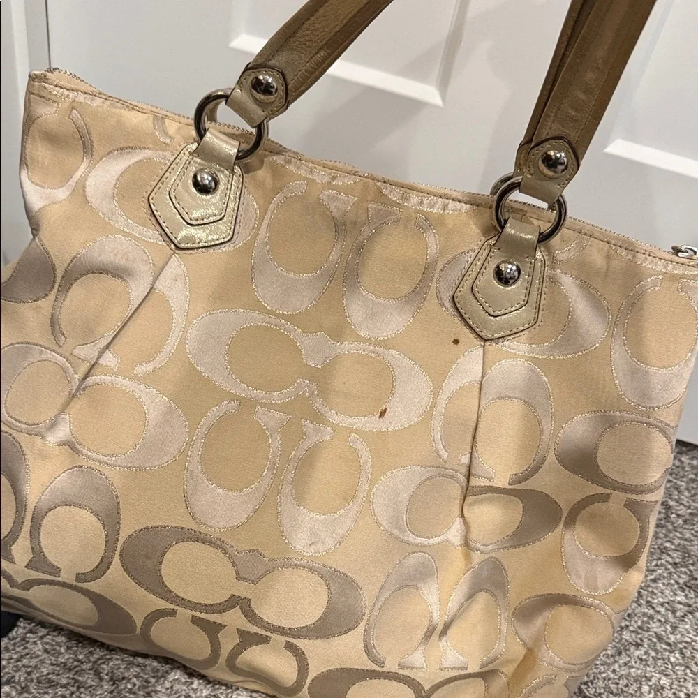 Coach y2k poppy Metallic Gold Logo Shoulder Bag 2 hangtags silver handbag